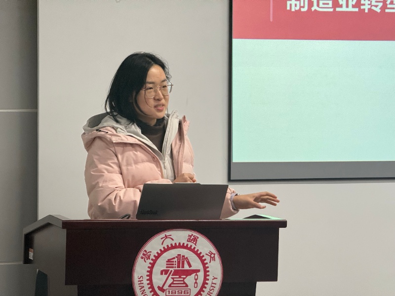 1764553365365722.jpg 图5 王煜作微党课分享_resized.jpg