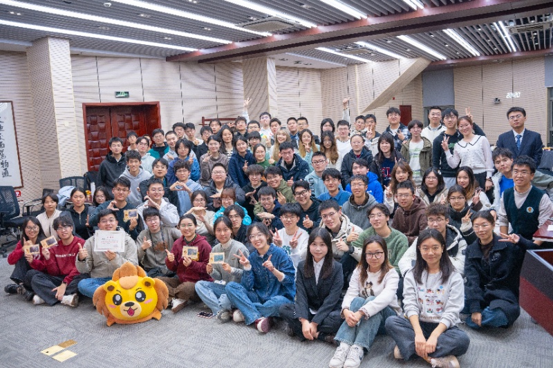 图10 大合照_resized.jpg